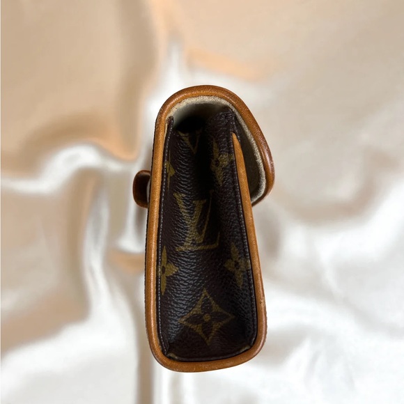 🚨🚨SOLD🚨🚨 Louis Vuitton Pochette Florentine Belt Bag - Picture 9 of 13
